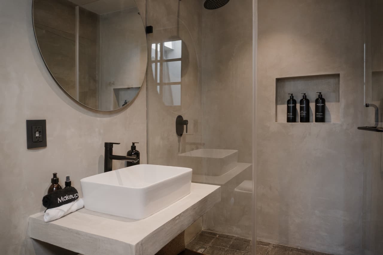 Luxe Jungle Loft - Image 13