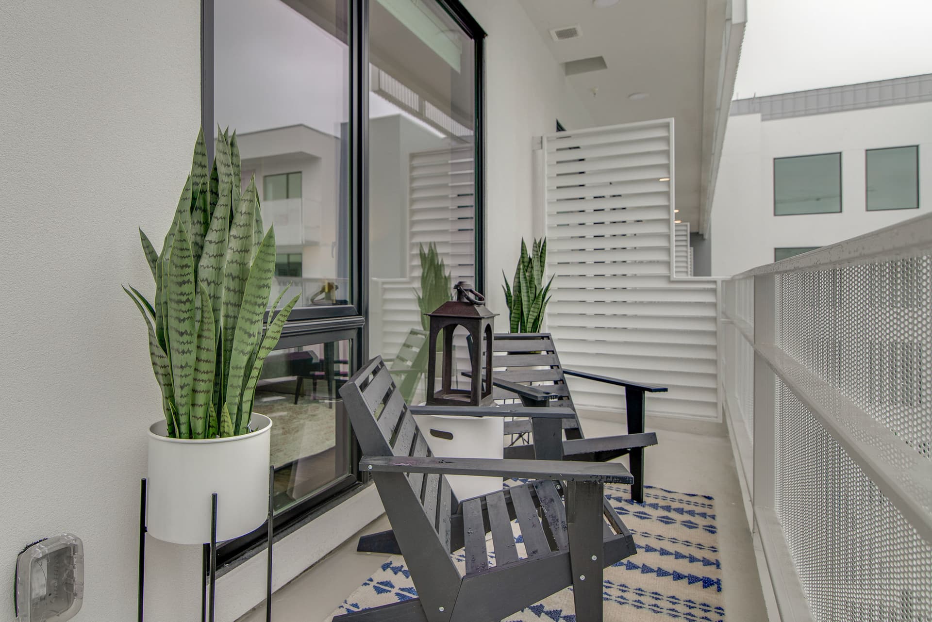 Green Illume Home - Image 5