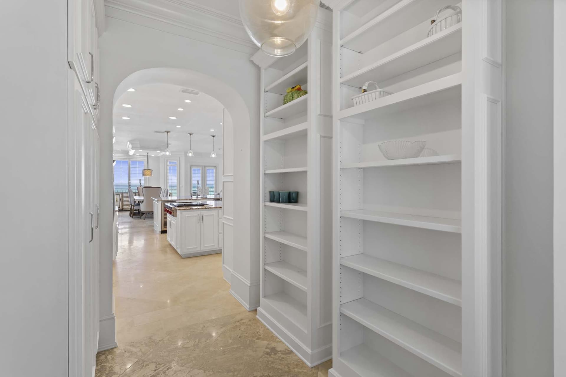 Kings View Manor - Image 11