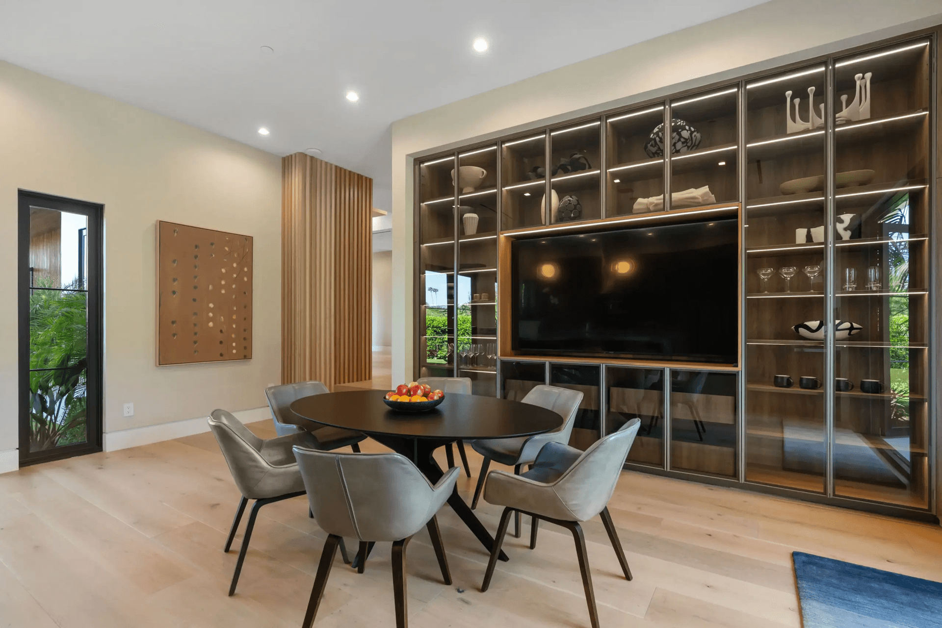 Linda Flora - Image 11