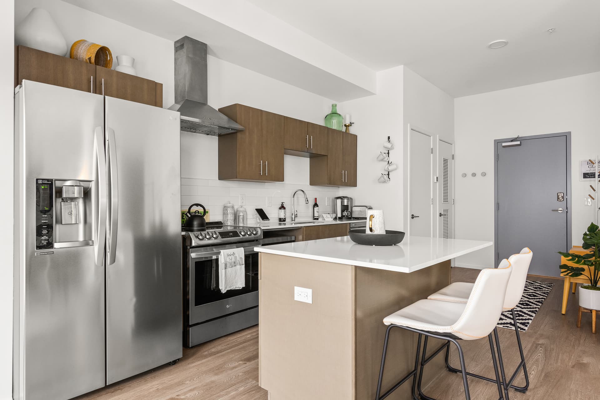 Red Illume Home - Image 2