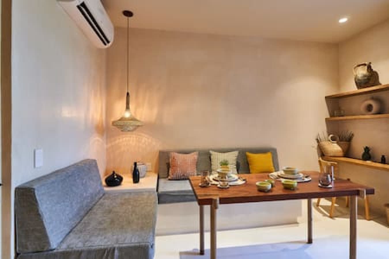 Aflora's Residence 207 - Image 2