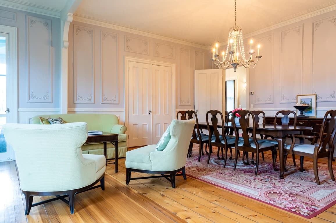 Downtown Victorian - Image 3