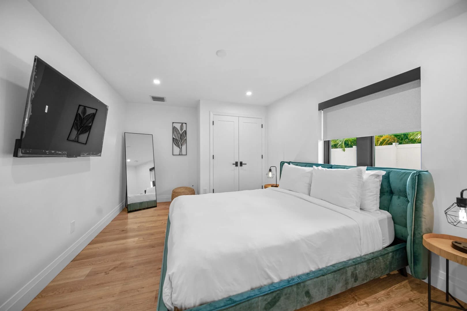 Waters Edge #906 - Image 27