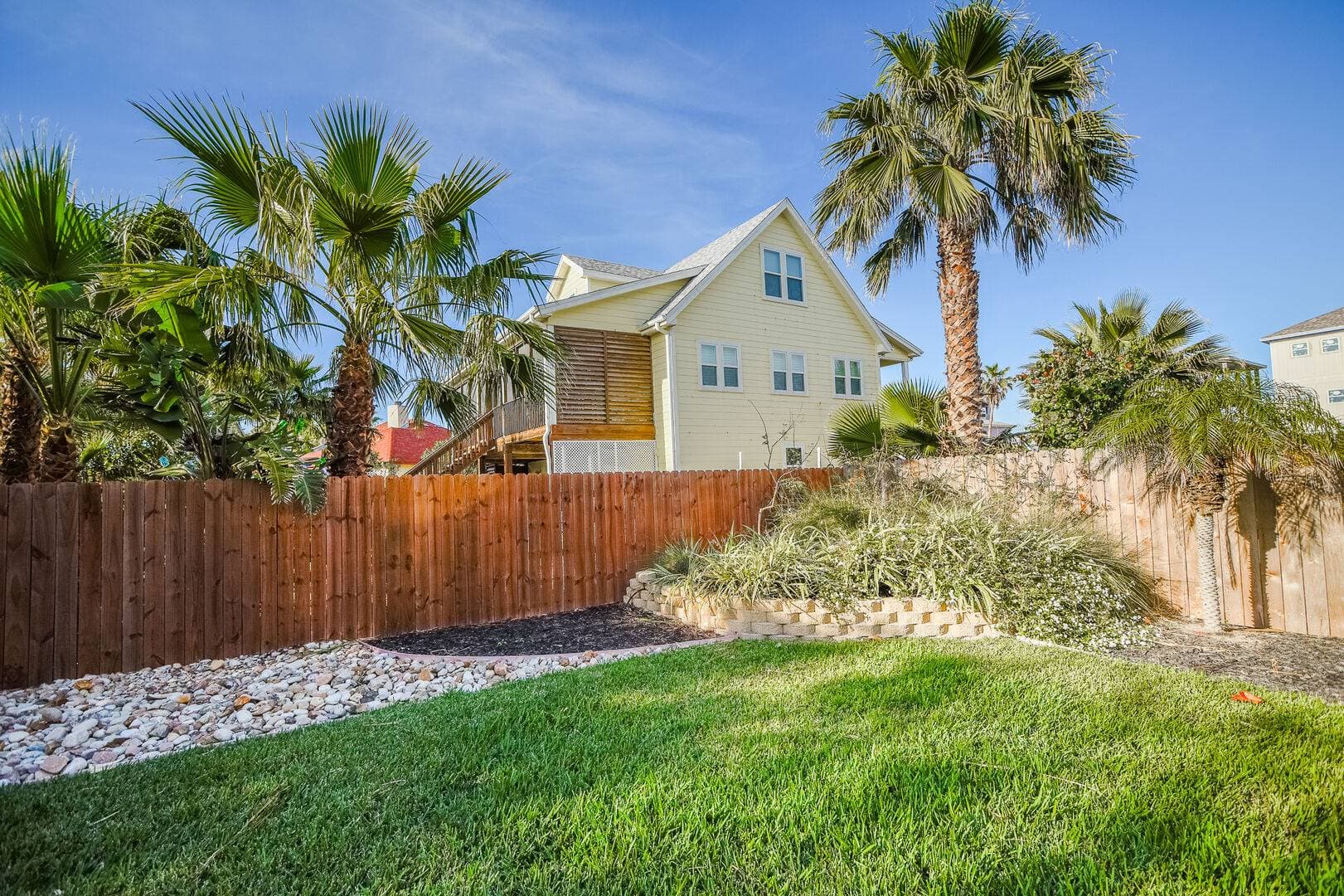 Gone Coastal House - Image 73