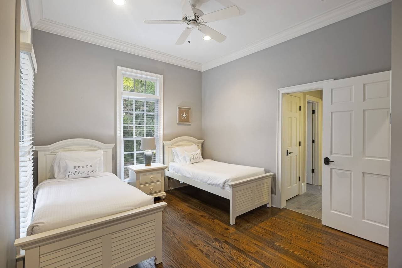 Otter Island Getaway - Image 12