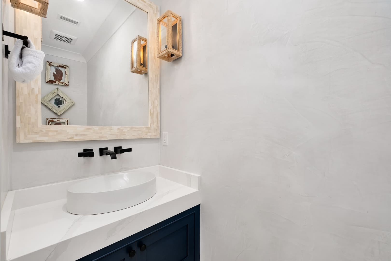 Bearfoot By The Sea - Image 19