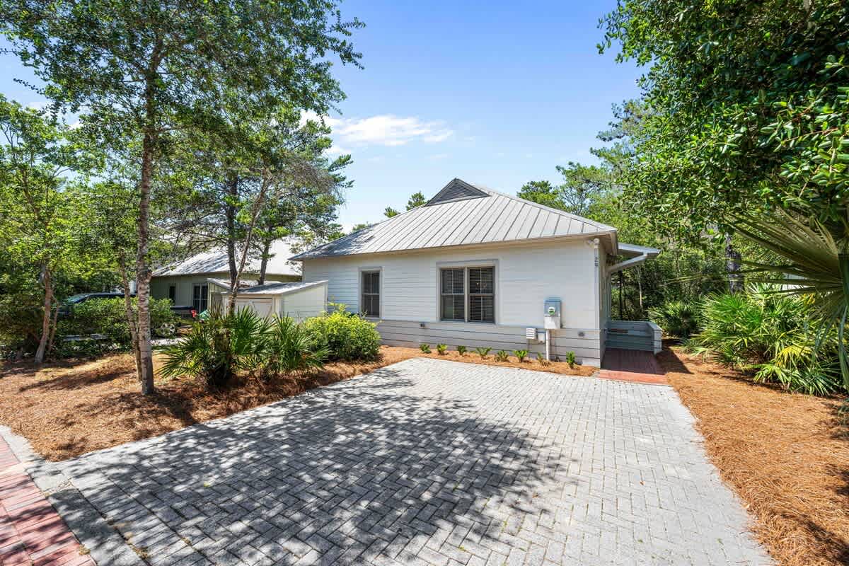 Story House - Image 24