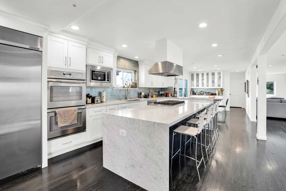 Pacific View Artist's Home - Image 8