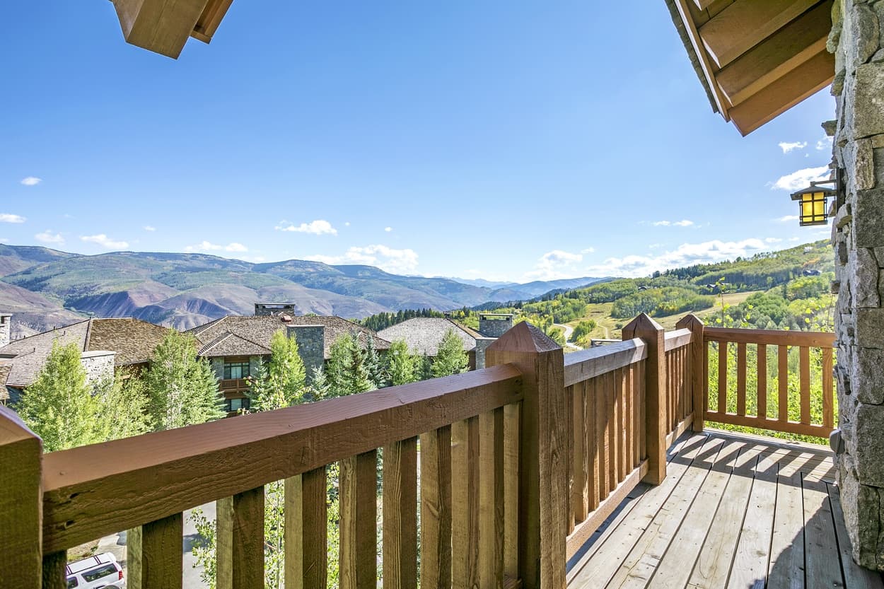 Snowflake Chateau At Hummingbird Lodge - Image 2