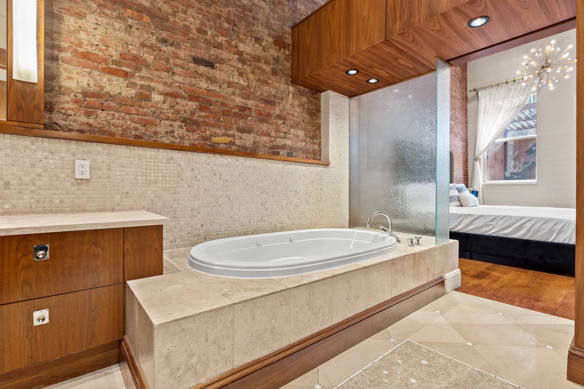 Rialto IV - Image 20