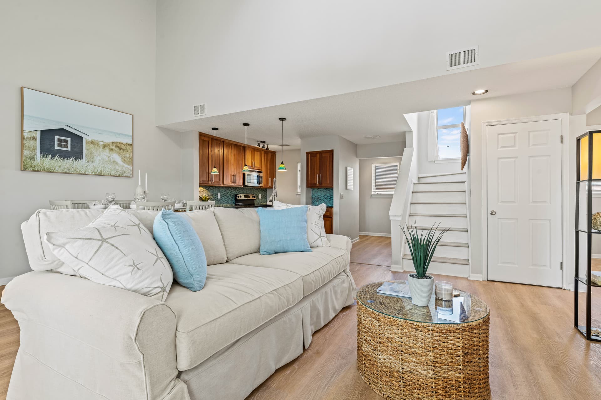 Sun of a Beach Home - Image 5