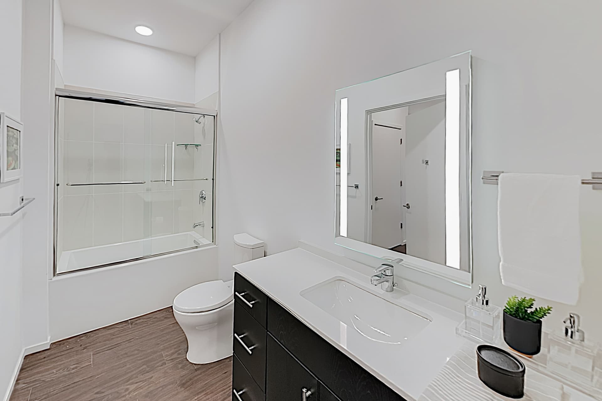 Green Illume Home - Image 16