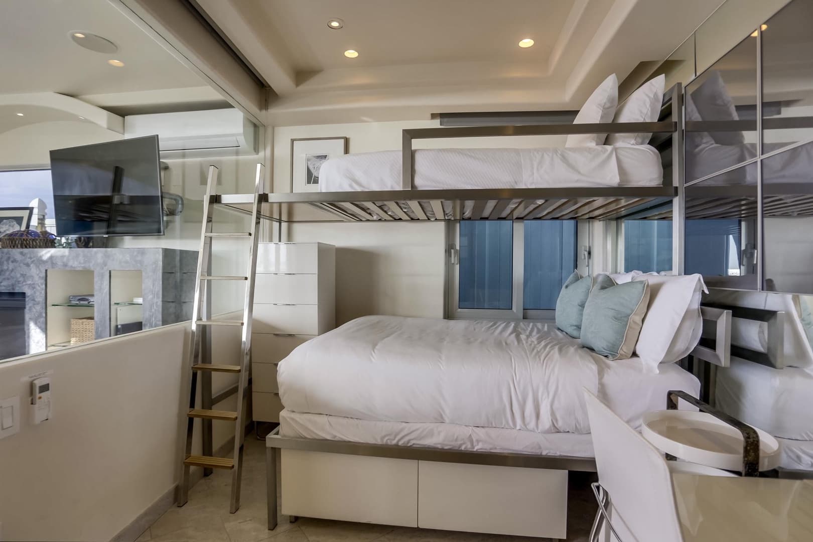 Liquid Blue Home - Image 19