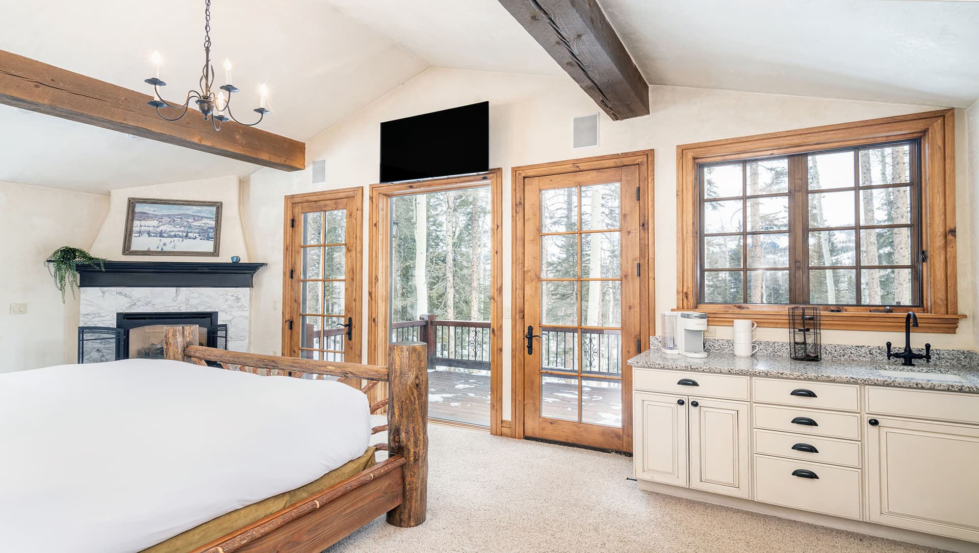 Twin Elk Lodge - Image 11