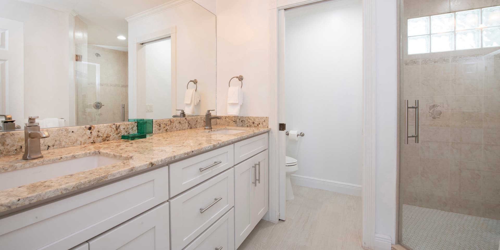 Iggy Blue - Image 23