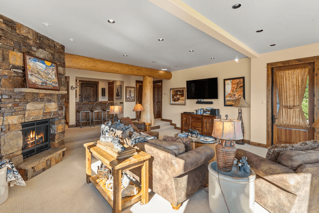 Timberline Lodge - Image 35