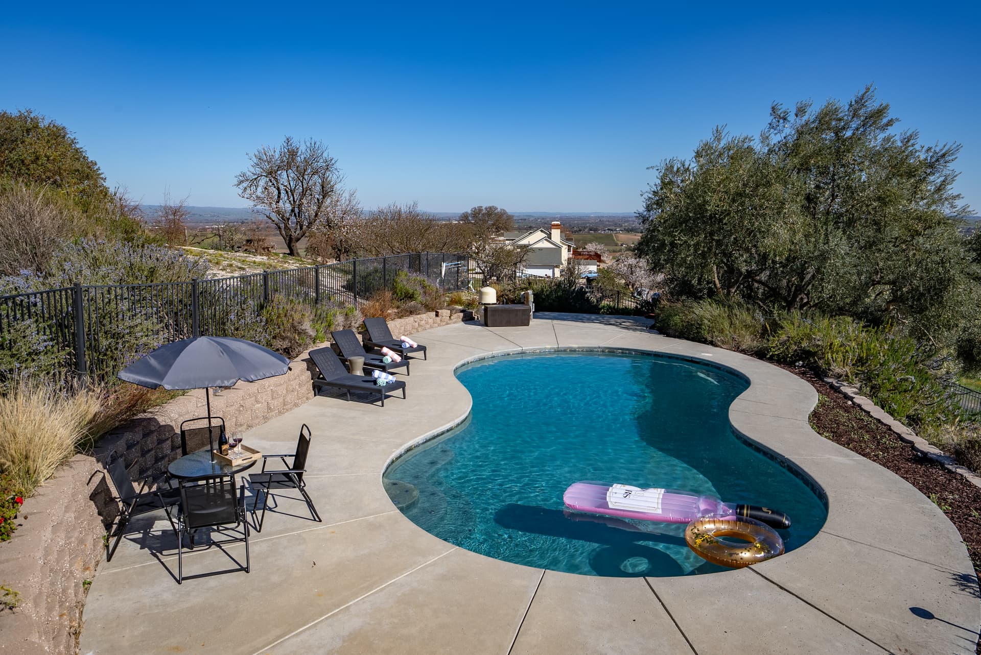 Mira Vista Manor - Image 56