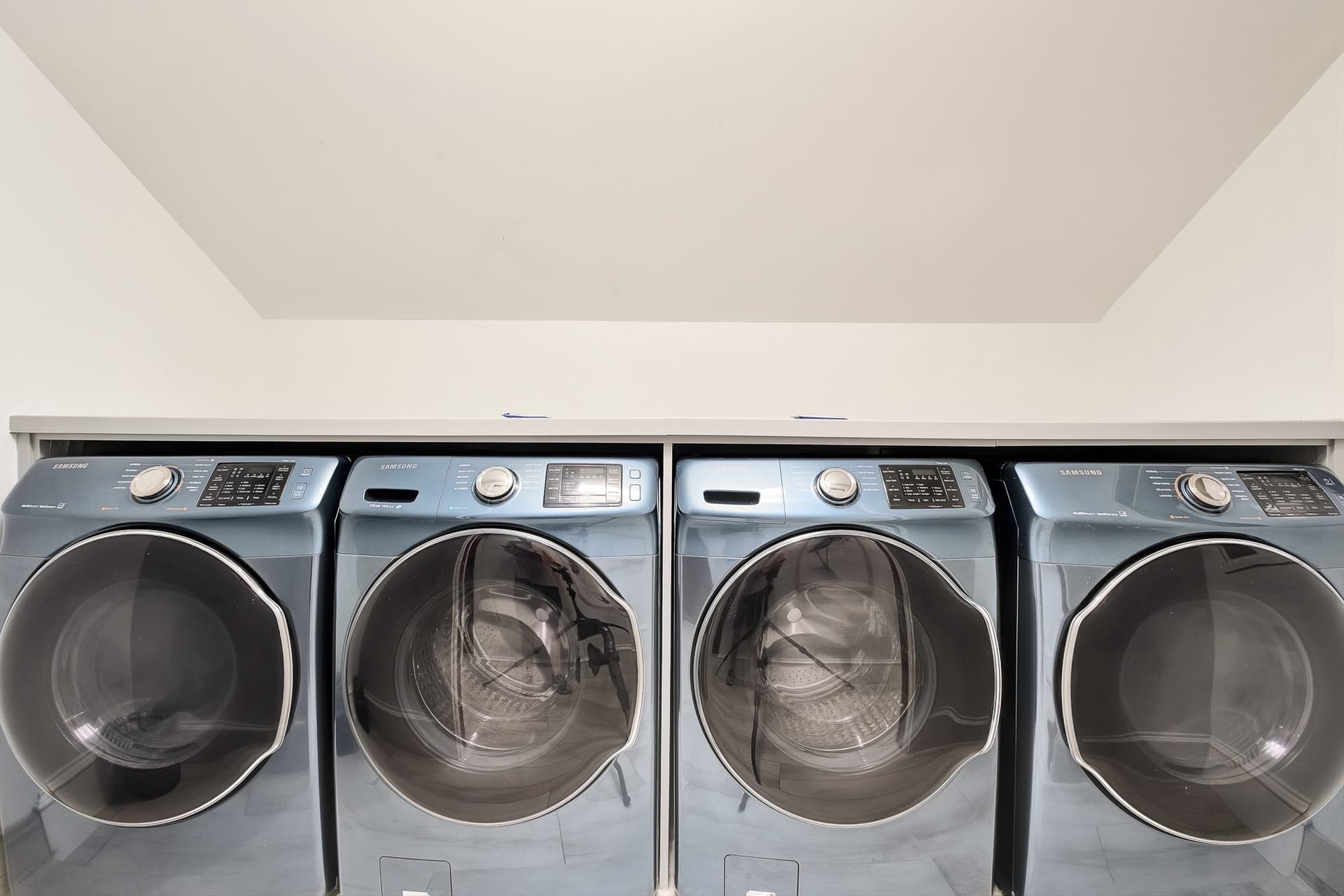 Oasis at Park Row Manor - Image 28