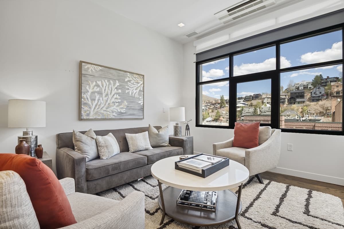 Mountain Luxe Retreat on Main - Image 1