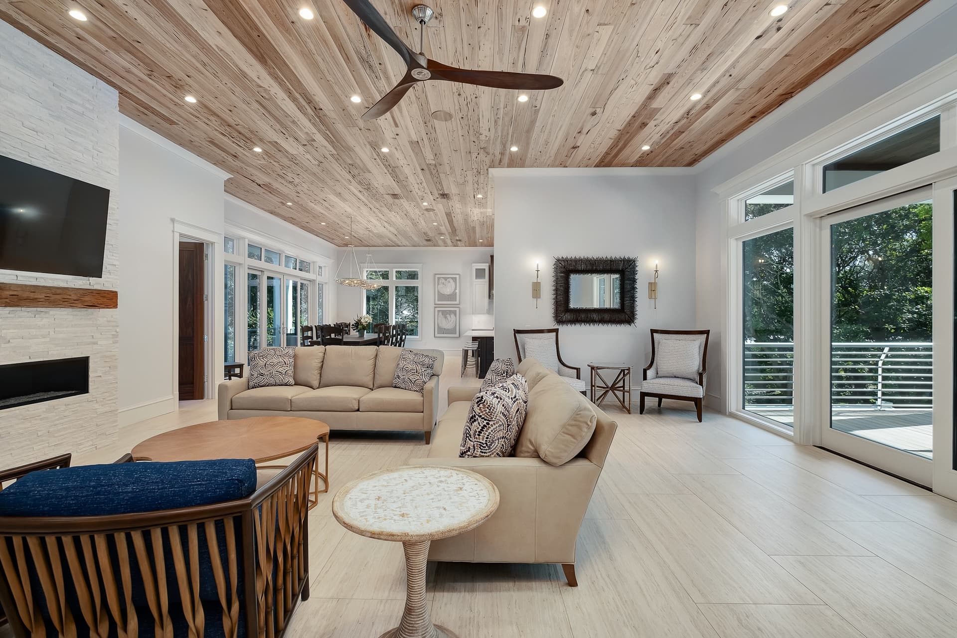 Social Manor - Image 6