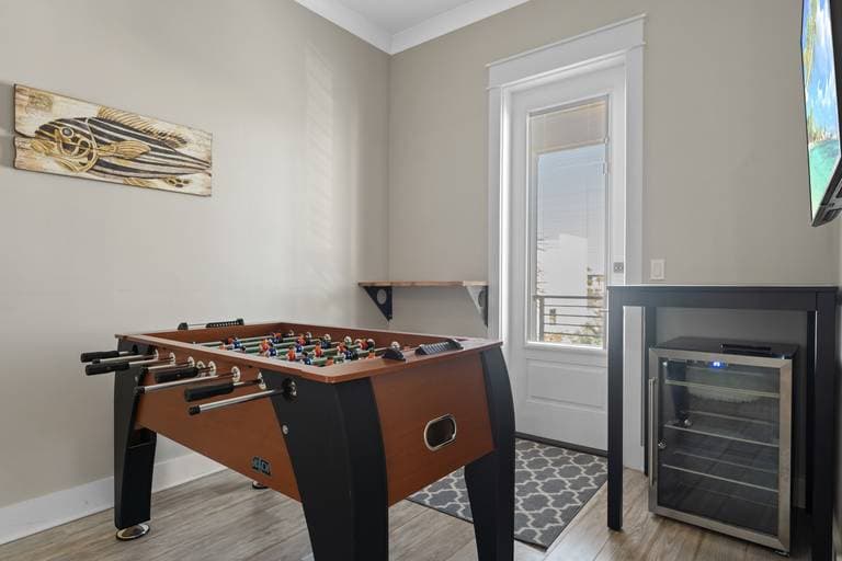 Aquaholic House - Image 24