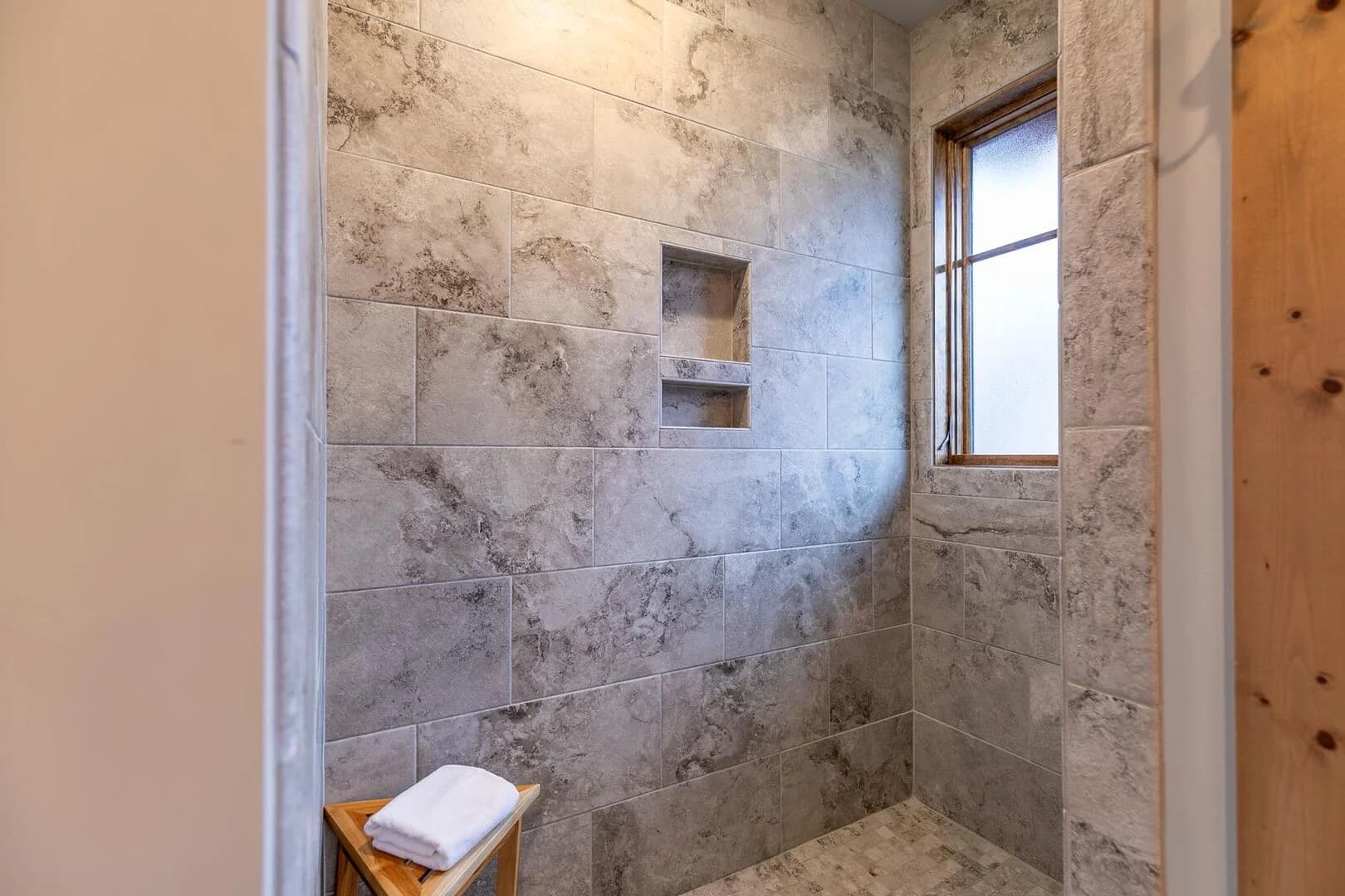 Price Peak - Image 13