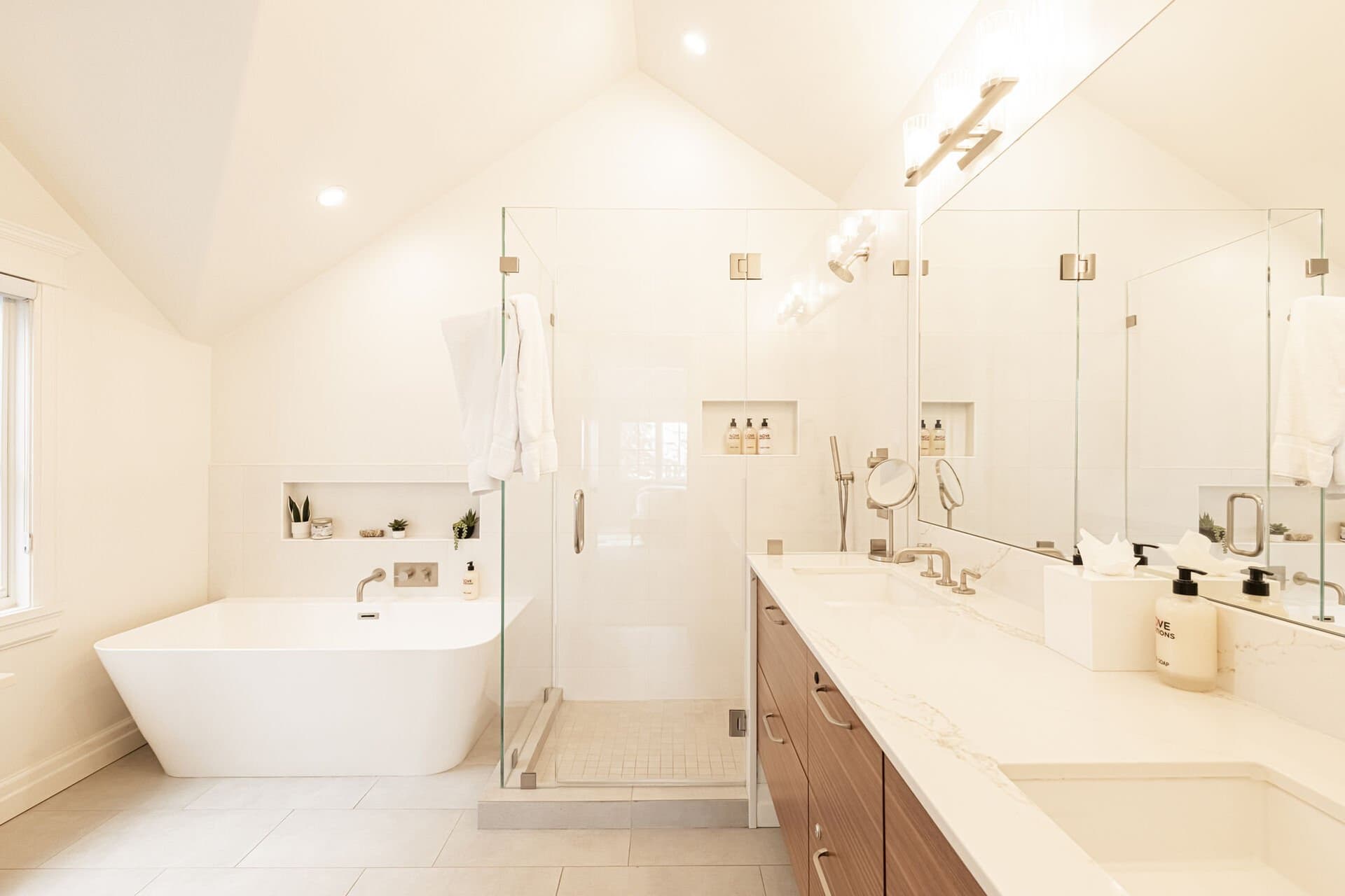 Elevation Estate - Image 32