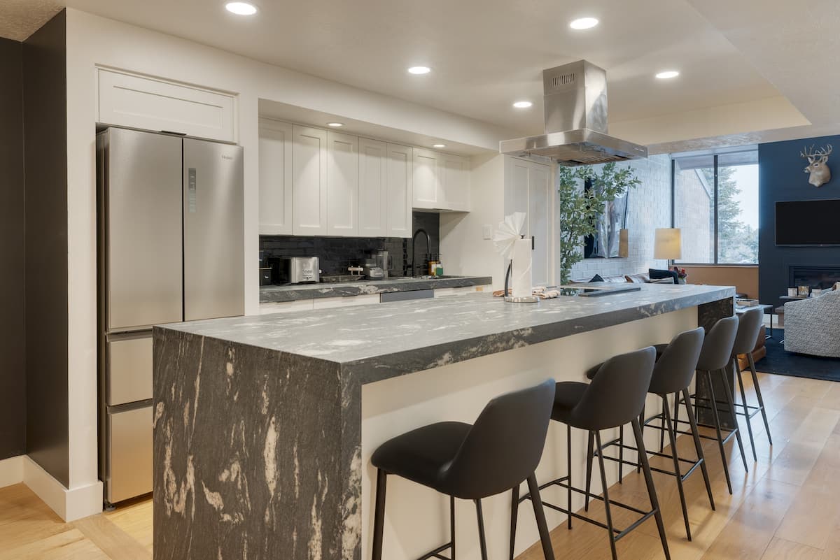 Parkside Condo - Image 7