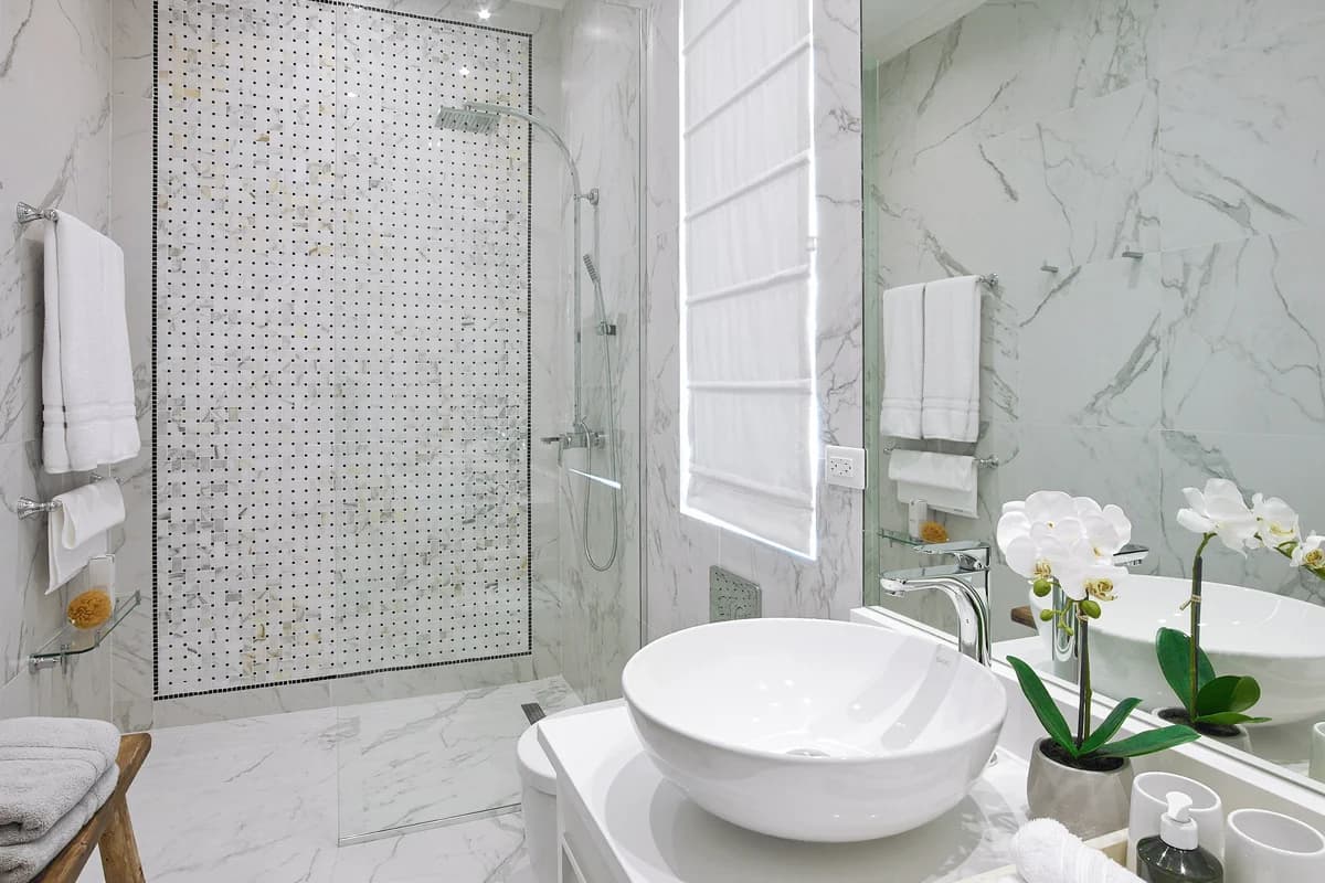 Footprints South - Image 7