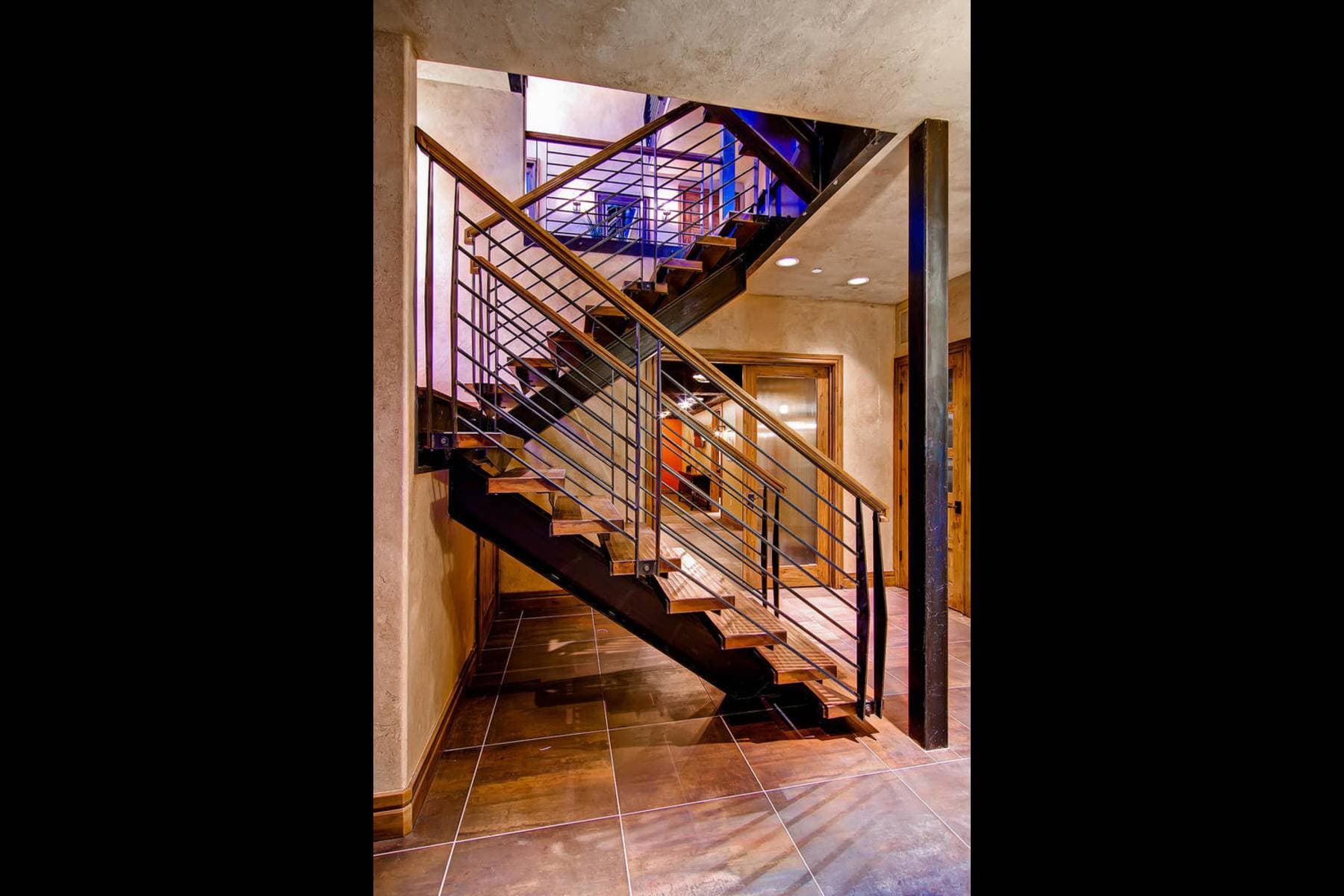 Warming Hut - Image 11