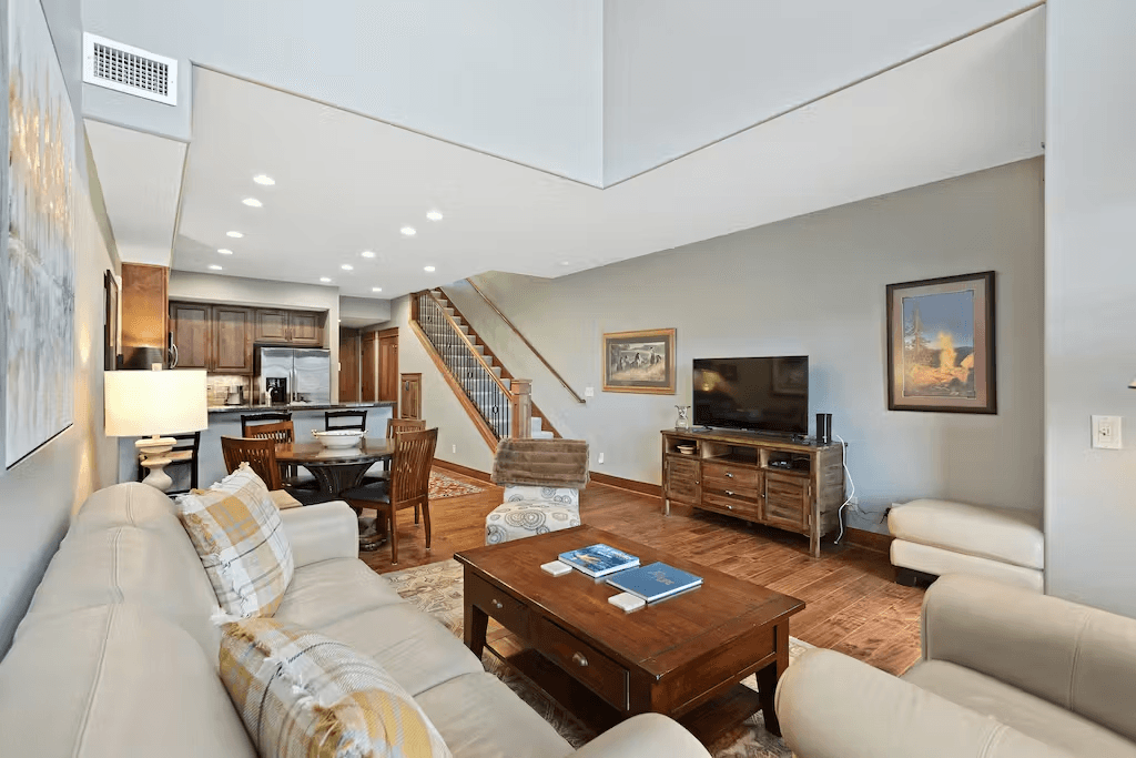 Fabulous Riverstone Retreat - Image 2