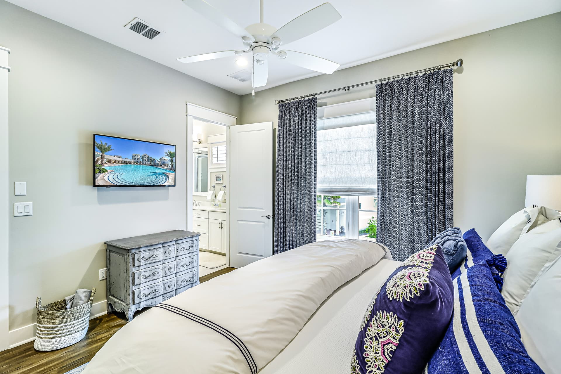 Smiles and S'mores - Image 11