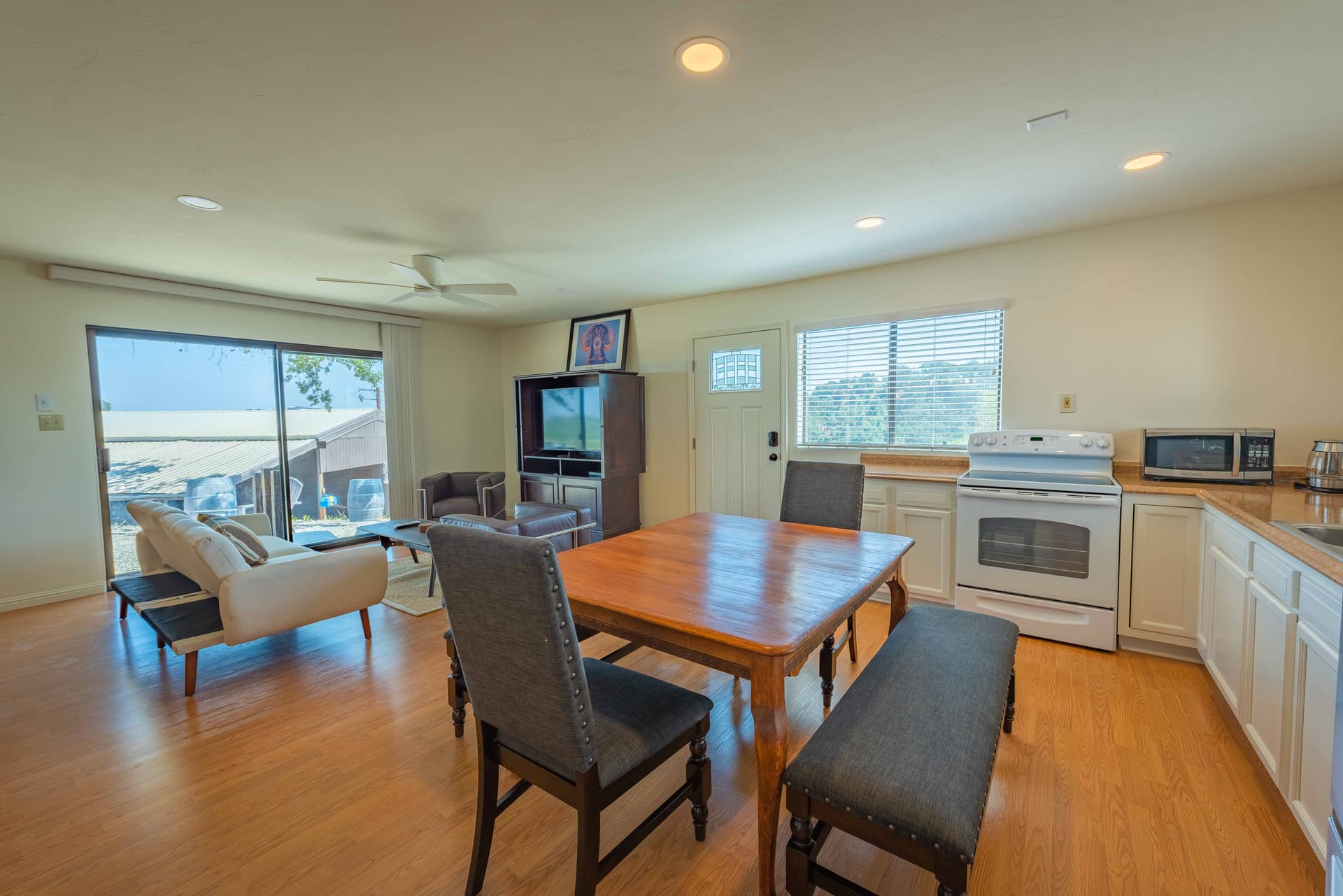 Heartview Cottage Home - Image 8