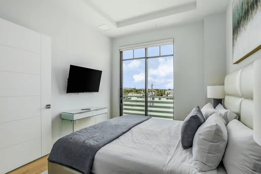 Heart of Naples - Image 15