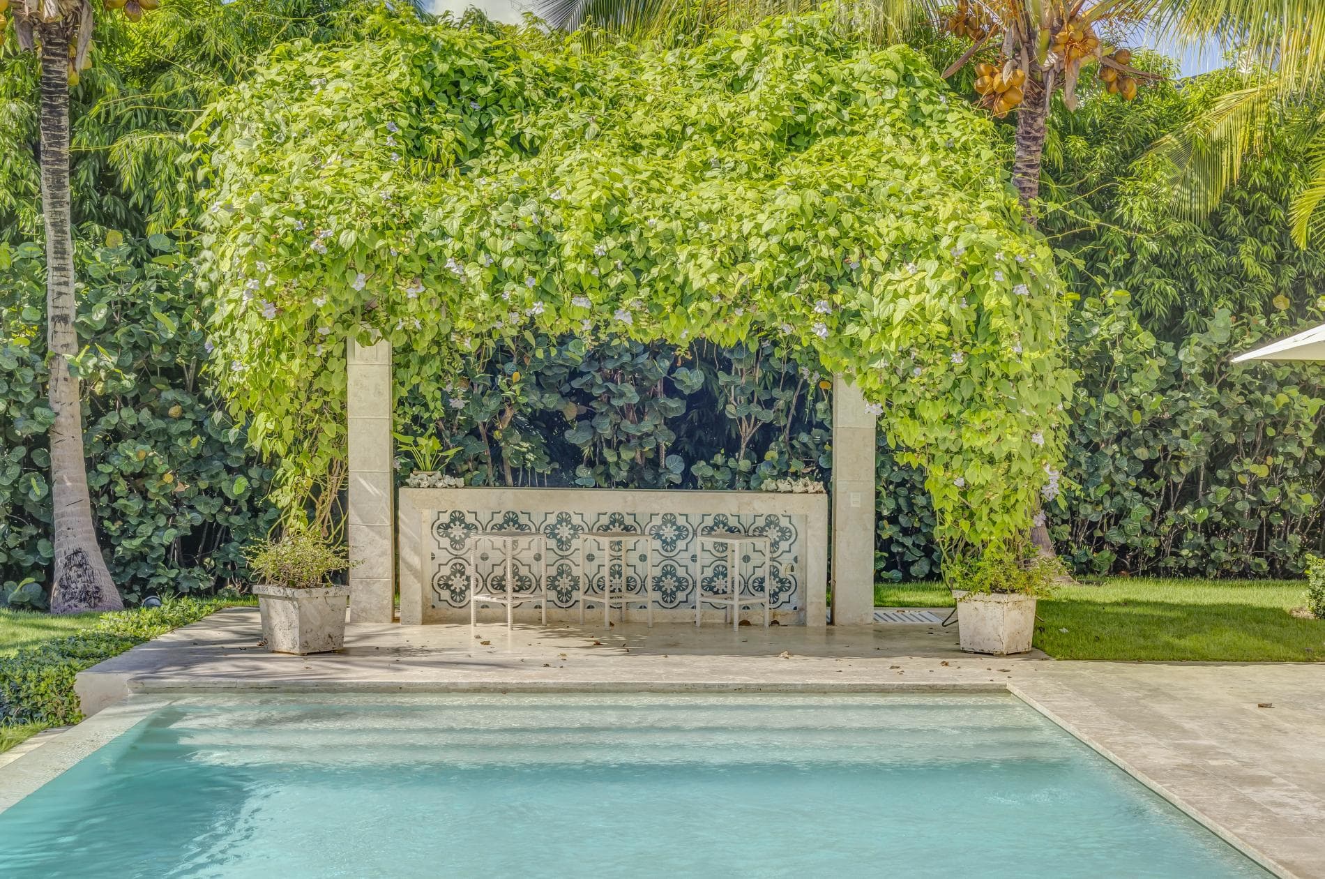 Hacienda B6 - Image 5