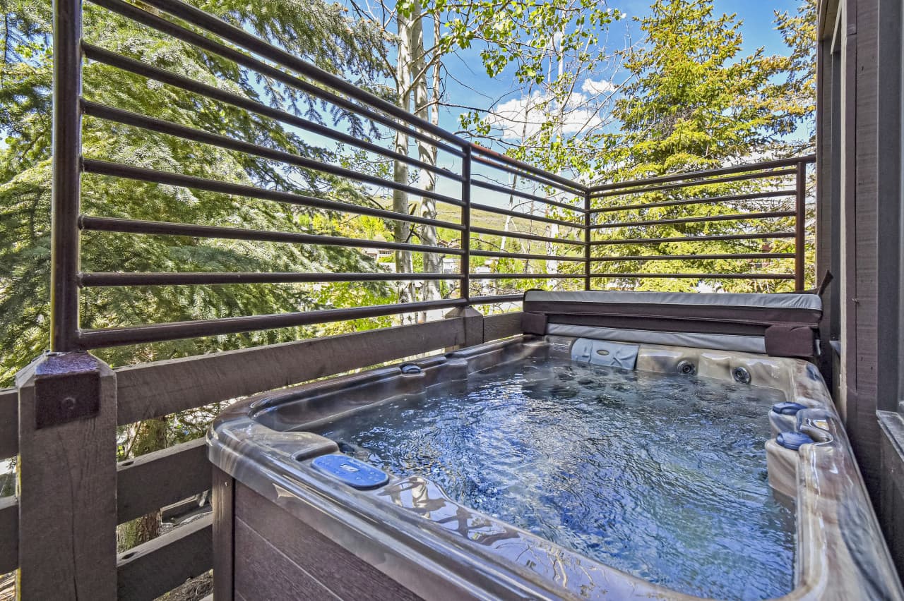 Mountain Crest Home - Image 5