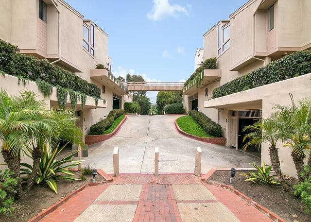 Seaside Oasis - Image 39