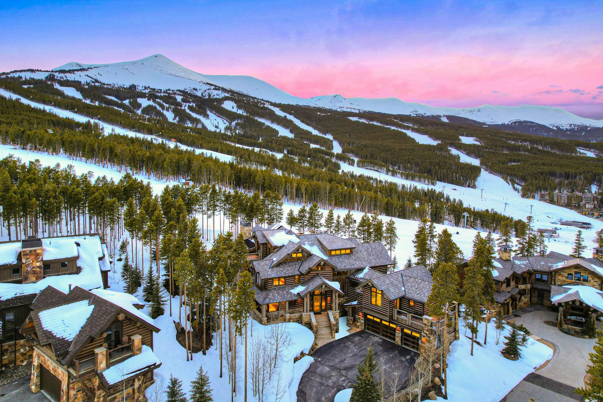 Skiers Palace - Image 43