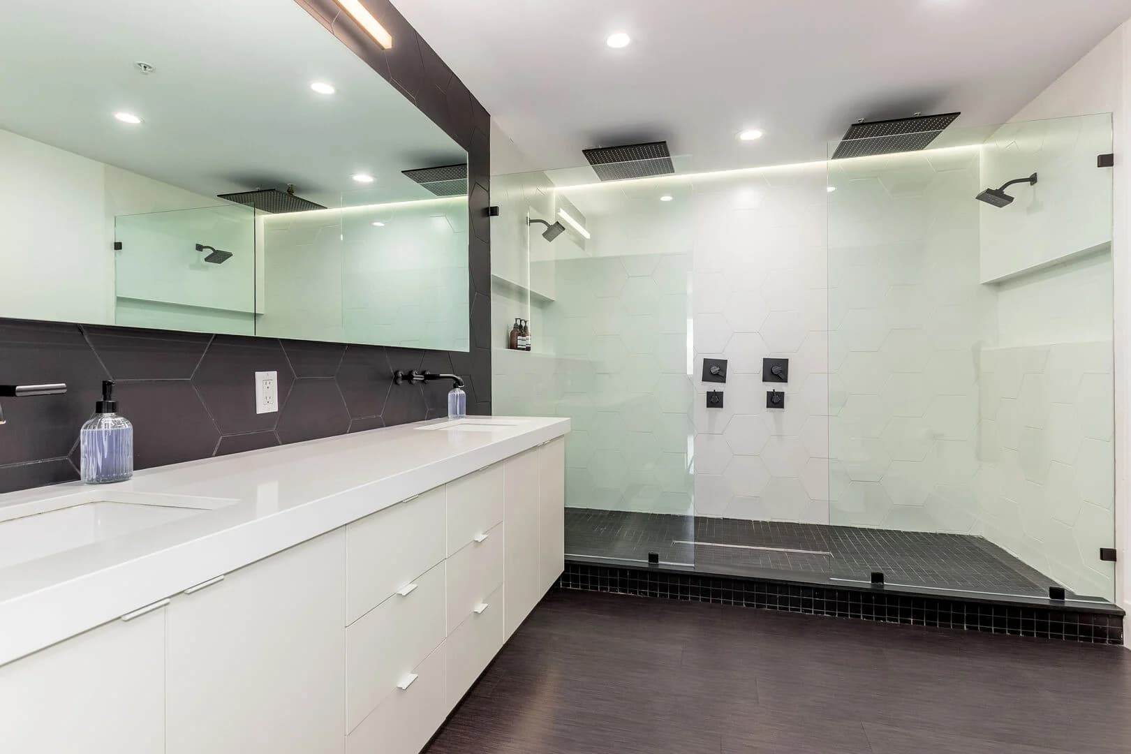 Valle Vista Manor - Image 52