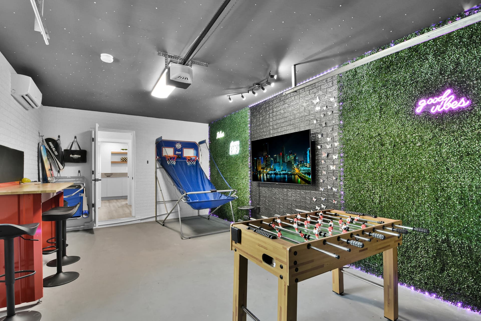 Bluebird House - Image 38