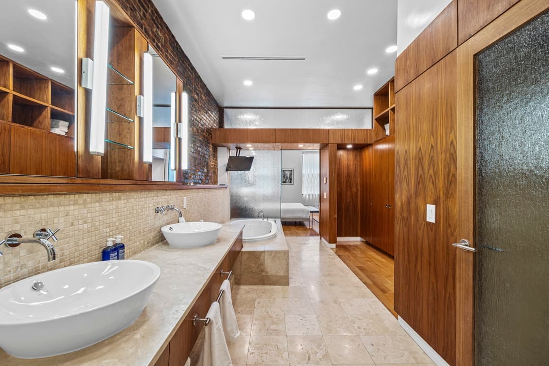 Rialto VI - Image 32