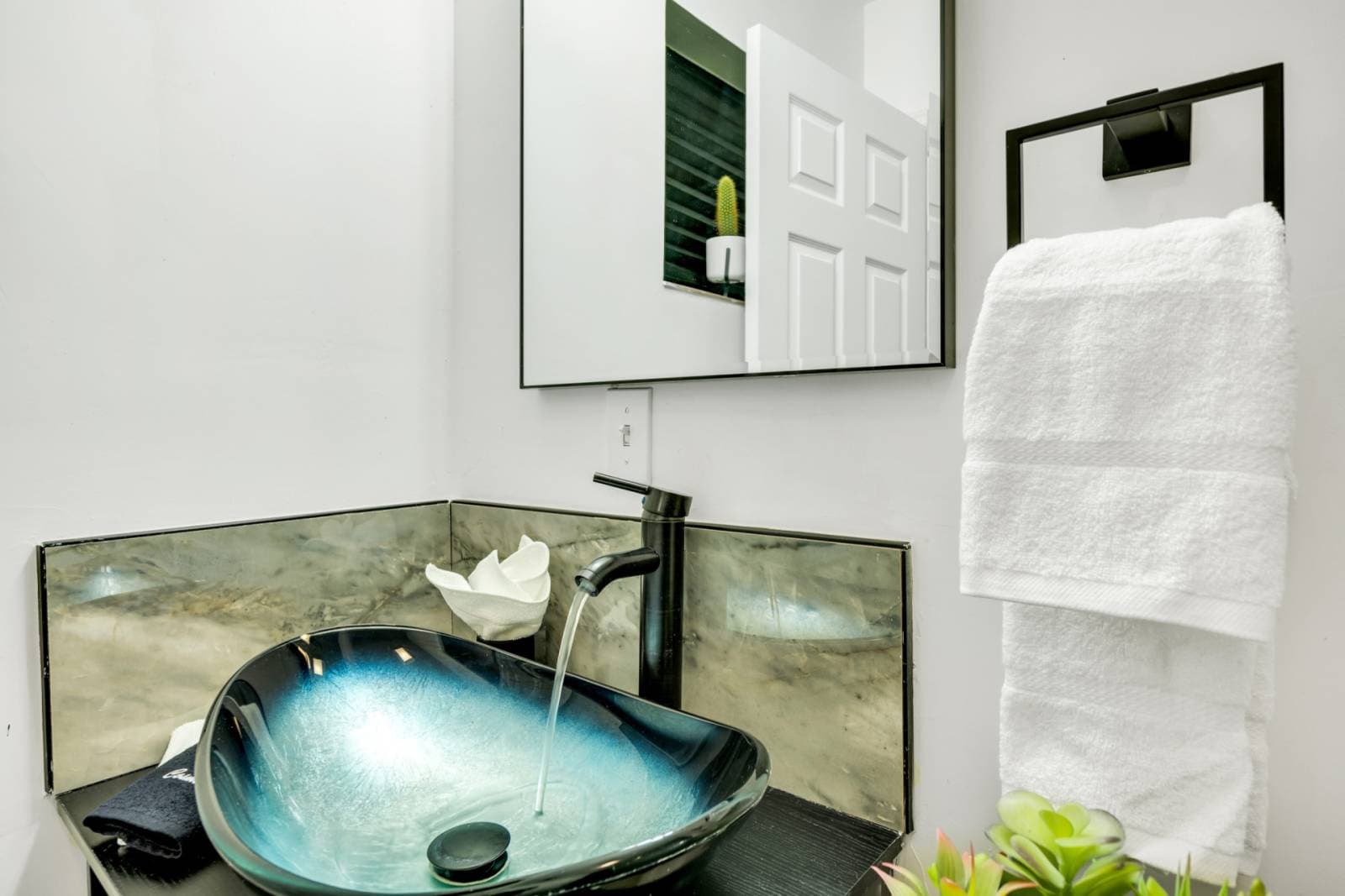 Urban Seaside - Image 32