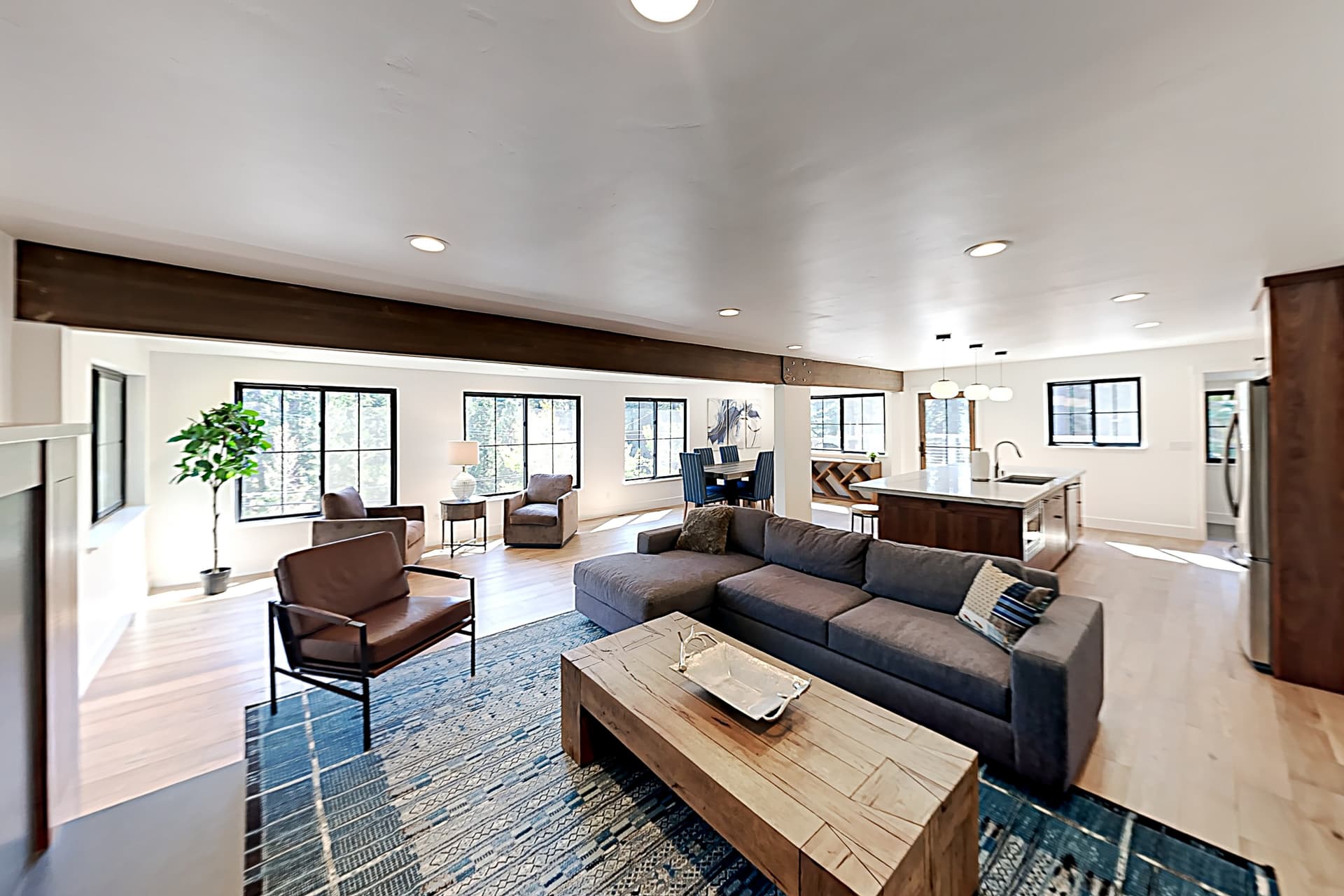 North Lake Adventure House - Image 2