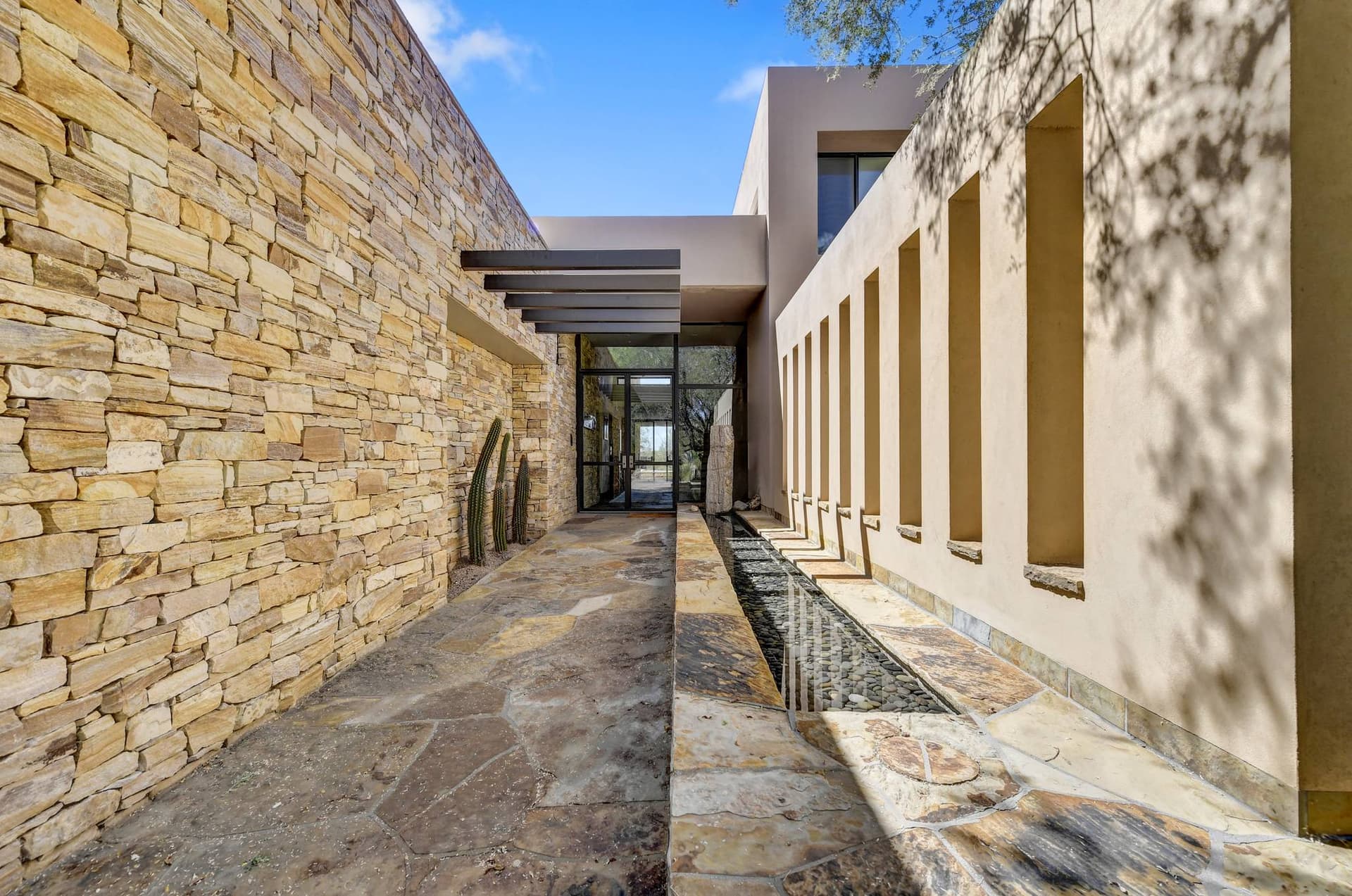 Scottsdale Desert Oasis - Image 15