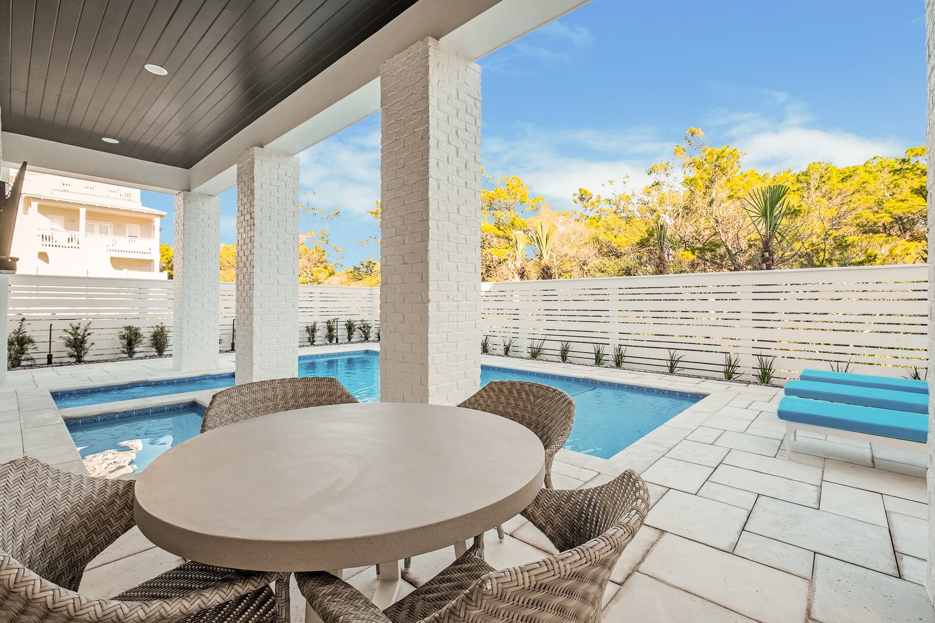 Emerald Palms - Image 50