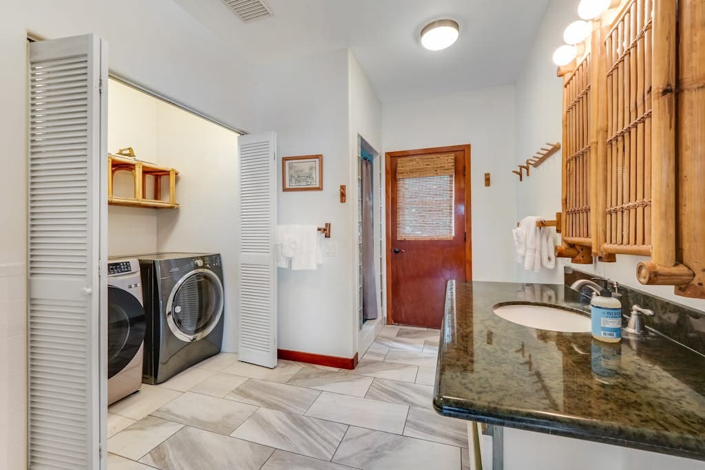 Manini Beachfront Getaway - Image 18