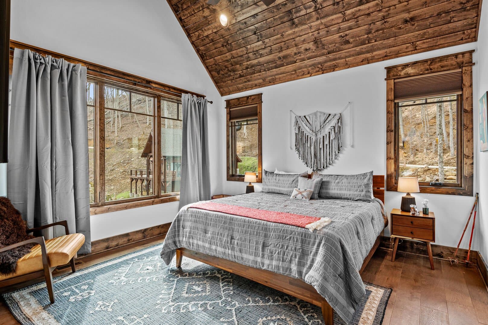 Llama Creek Cabin at Eagles Nest - Image 15