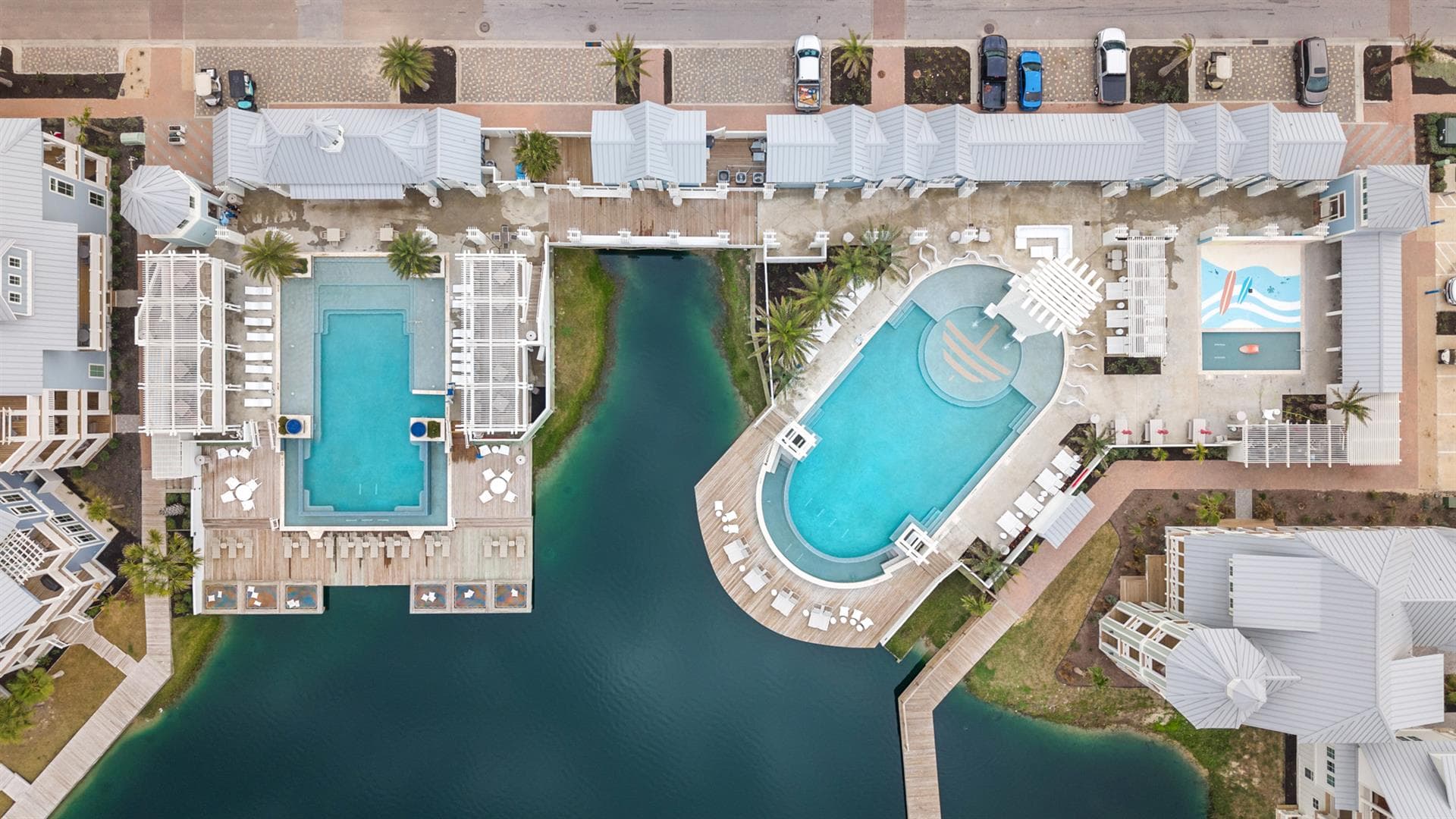 Holiday House - Image 97