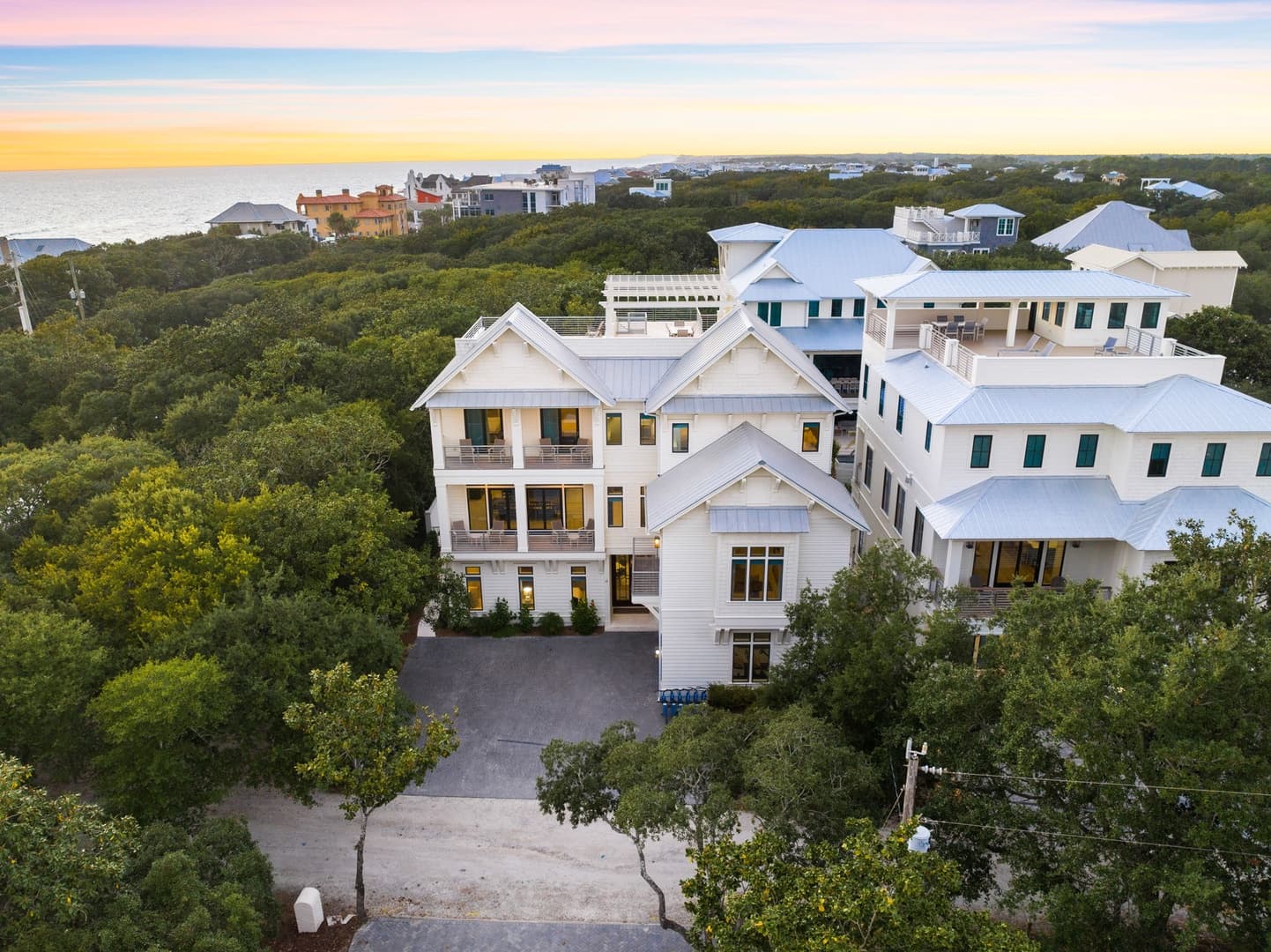 Social Manor - Image 61